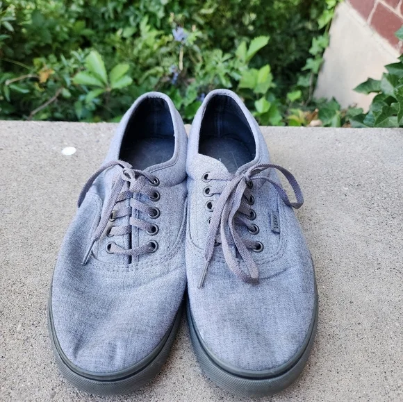 Vans Gray Low-Top Sneakers Classic Grey Canvas Design - Picture 2 of 8